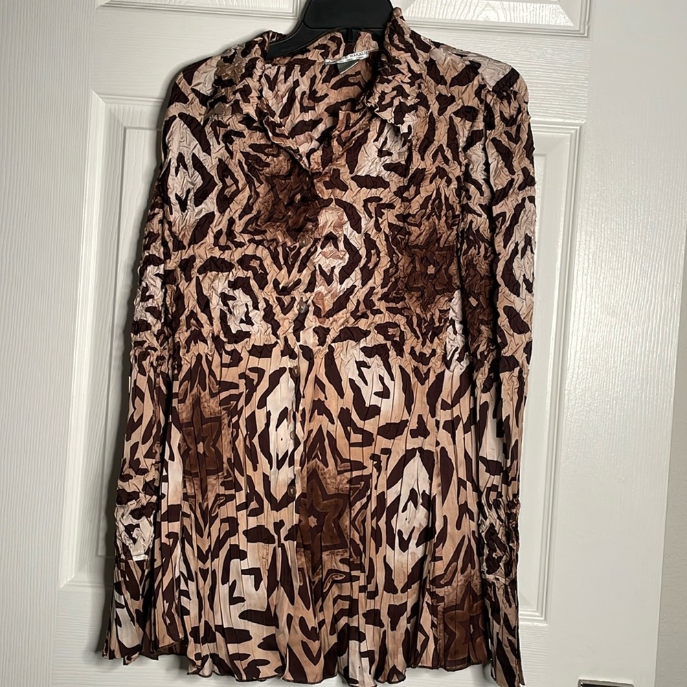 Alberto Makali cheetah print button down long sleeve blouse